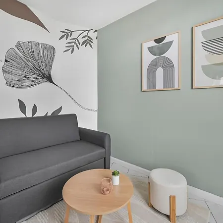 Renove Cosy Metro Paris 2pers Wifi クリシー